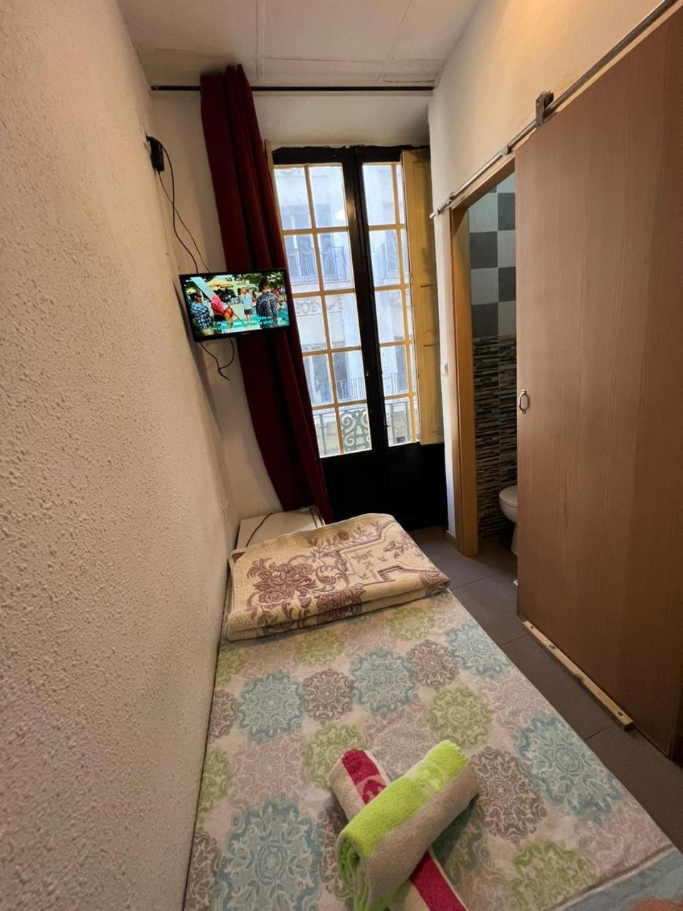 Hostal Milan Аликанте Экстерьер фото