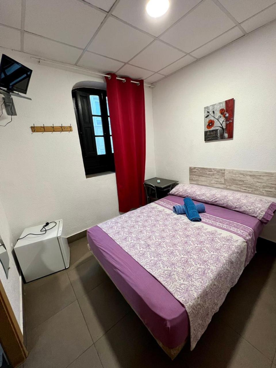 Hostal Milan Аликанте Экстерьер фото